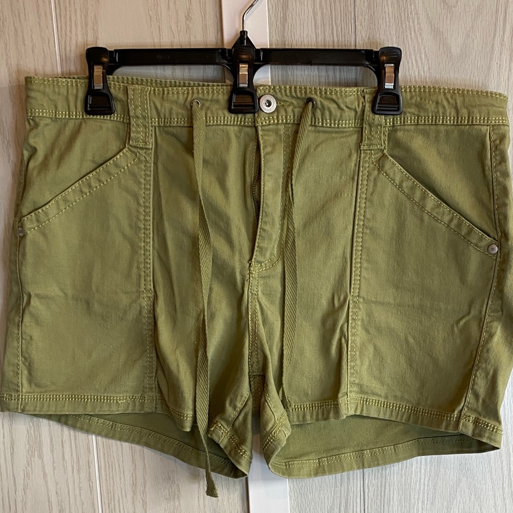 Bit & Bridle Sage Green Women's Cargo Shorts
